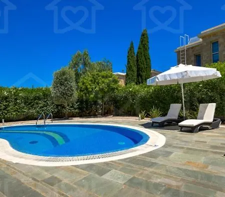 Aphrodite Amorosa Villa