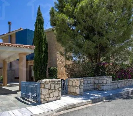 Aphrodite Amorosa Villa