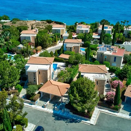Aphrodite Amorosa * Paphos